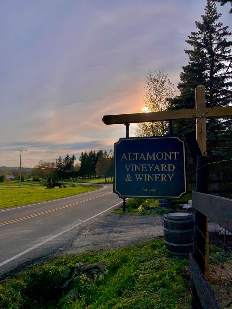 Altamont Winery sign